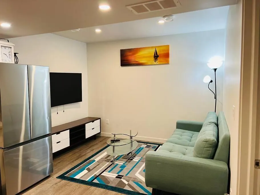 Brand New 1 Bedroom Basement Suite. Wi-Fi,Netflix Έντμοντον 0*,  Καναδάς