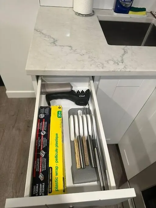 Brand New 1 Bedroom Basement Suite. Wi-Fi,Netflix Έντμοντον Καναδάς
