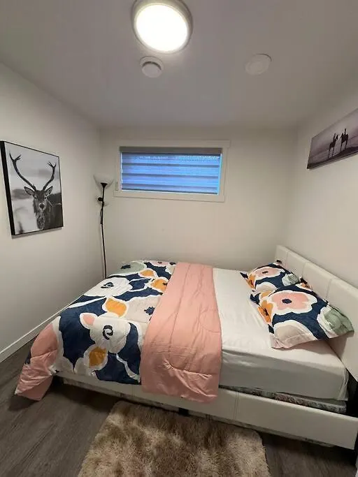 Διαμέρισμα Brand New 1 Bedroom Basement Suite. Wi-Fi,Netflix Έντμοντον