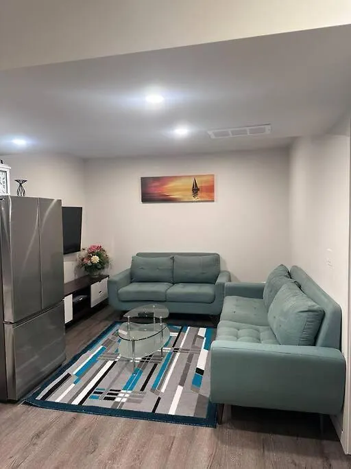 Brand New 1 Bedroom Basement Suite. Wi-Fi,Netflix Έντμοντον Διαμέρισμα